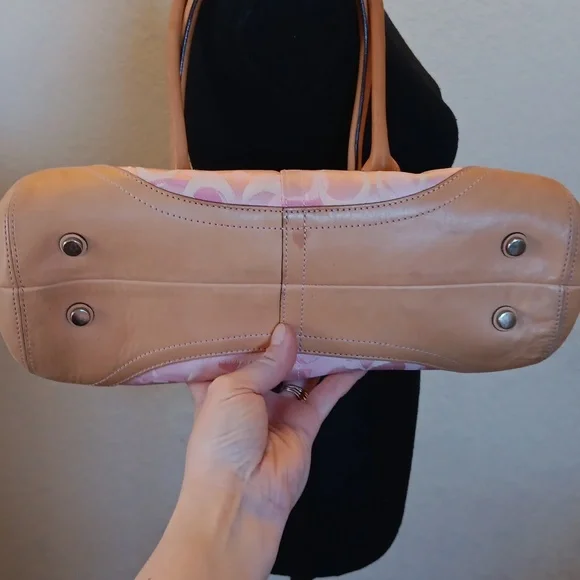 🩷Coach Y2k Pink Optic Shoulder Bag 🩷💕 - Picture 6 of 17